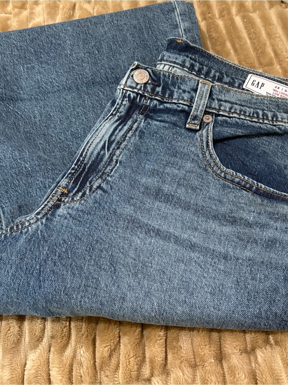 NWT….GAP low rise 90’s loose fit indigo medium jeans - Picture 2 of 5